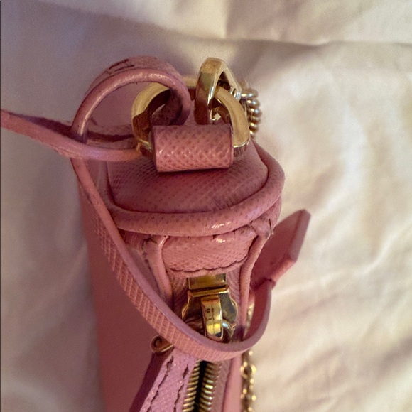 Prada Pink Saffiano Leather Shoulder Bag with Gold Chain Detail - Picture 5 of 14